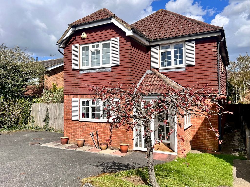 4 bed detached house to rent in Badgers Close, Borehamwood WD6 Zoopla