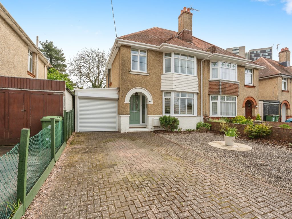 3 bed semidetached house for sale in Coniston Road, Southampton