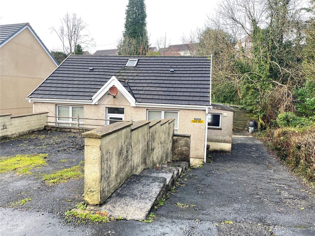 2 bed bungalow for sale in Mynachlog Road, Pontyberem, Llanelli
