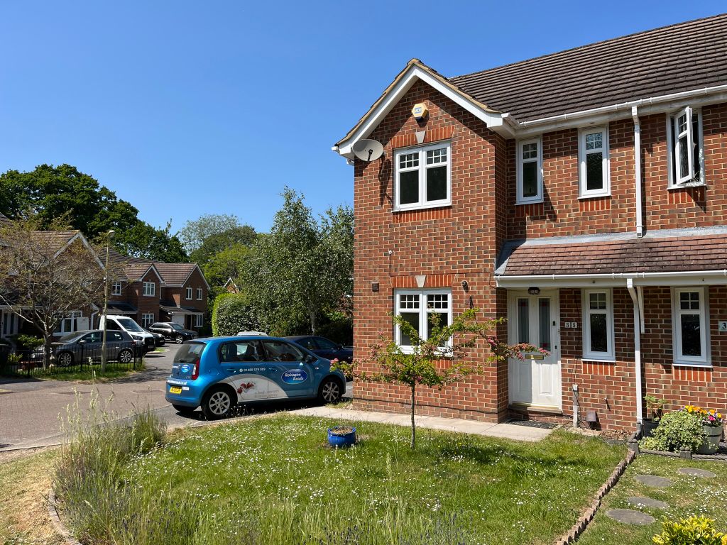 3 bed semidetached house to rent in Thyme Avenue, Whiteley, Fareham