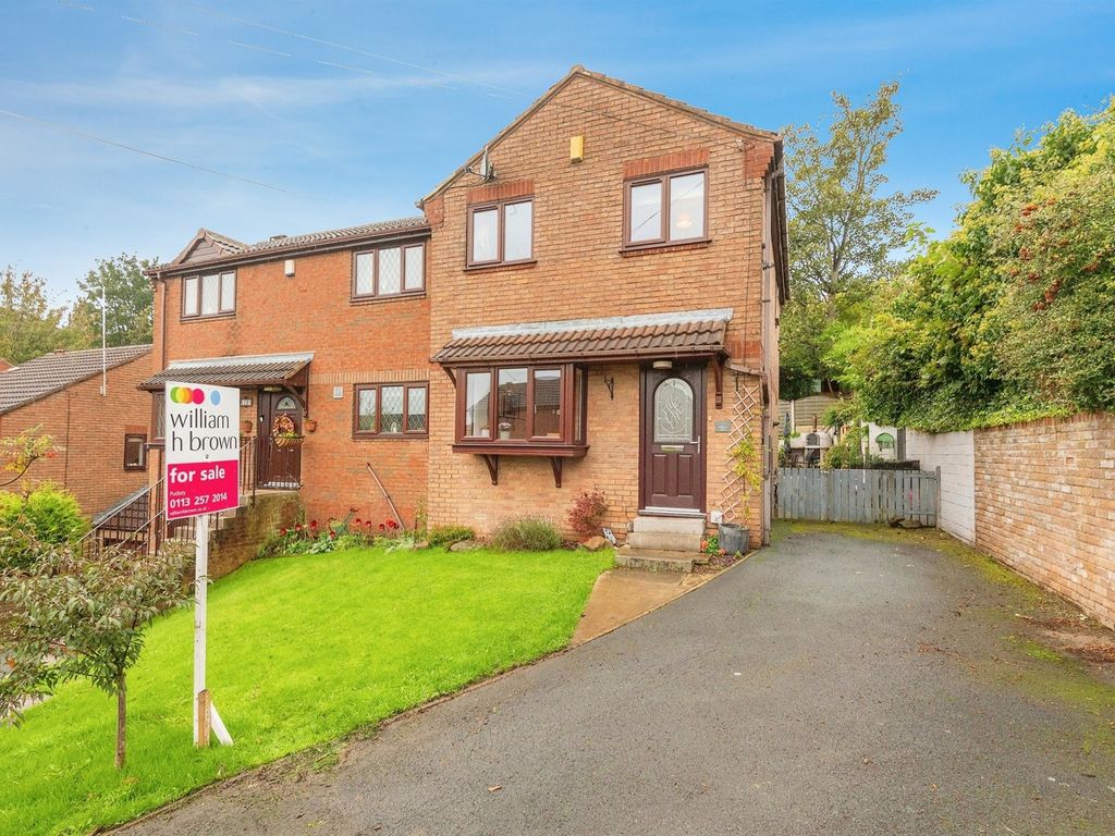 3 bed semidetached house for sale in Millbank View, Pudsey LS28, £