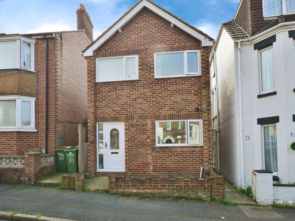 3 bed detached house for sale in Linden Crescent, Folkestone, Kent CT19