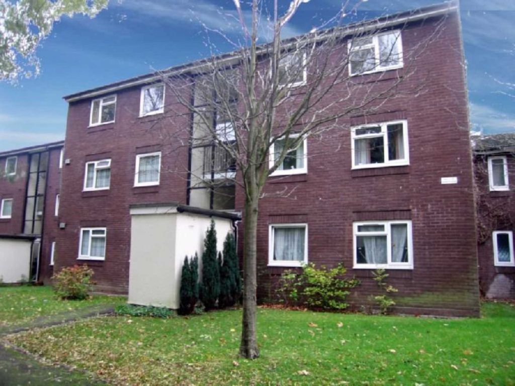 2 bed flat to rent in Scrubbitts Square, Radlett WD7, £1,400 pcm Zoopla