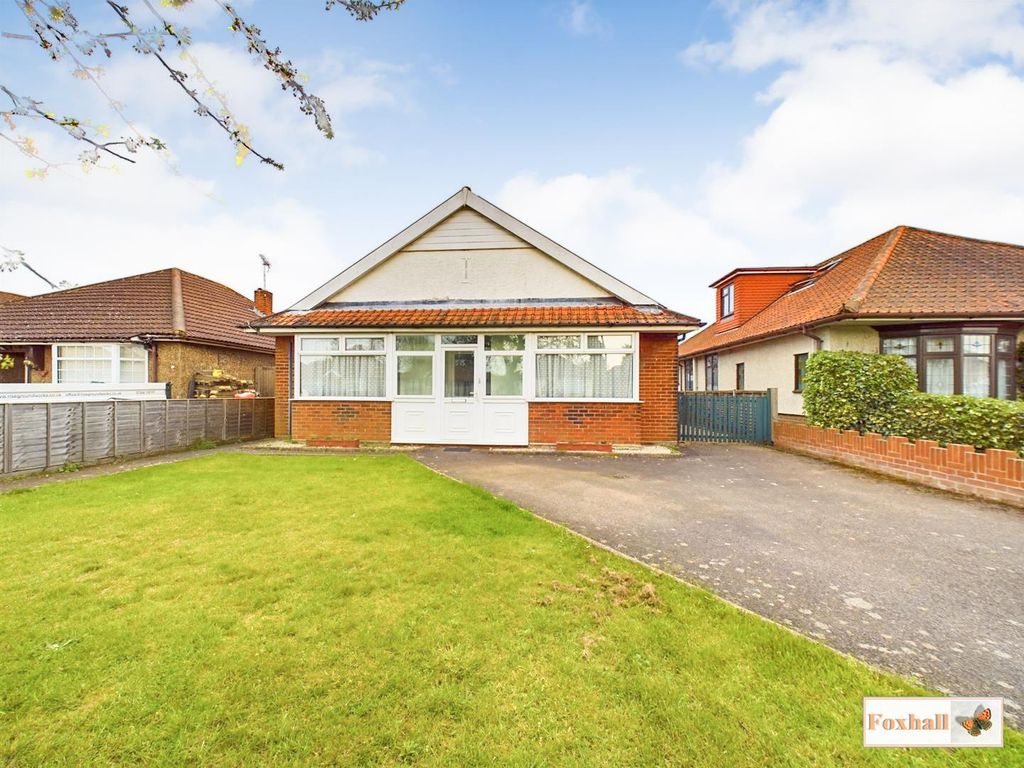 3 bed detached bungalow for sale in Bixley Road, Ipswich IP3, £325,000
