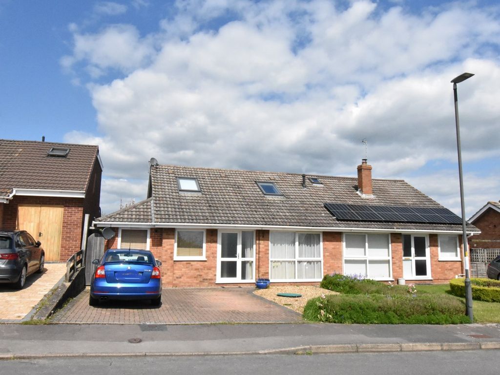 4 bed semidetached house for sale in Hillview Lane, Twyning