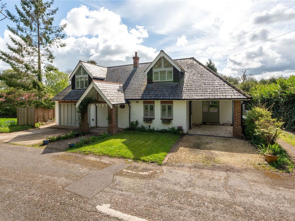 4 bed detached house for sale in Gadbrook Road, Betchworth, Surrey RH3