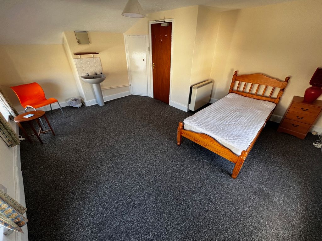 1 bed flat to rent in St. Alban Street, Weymouth DT4 Zoopla