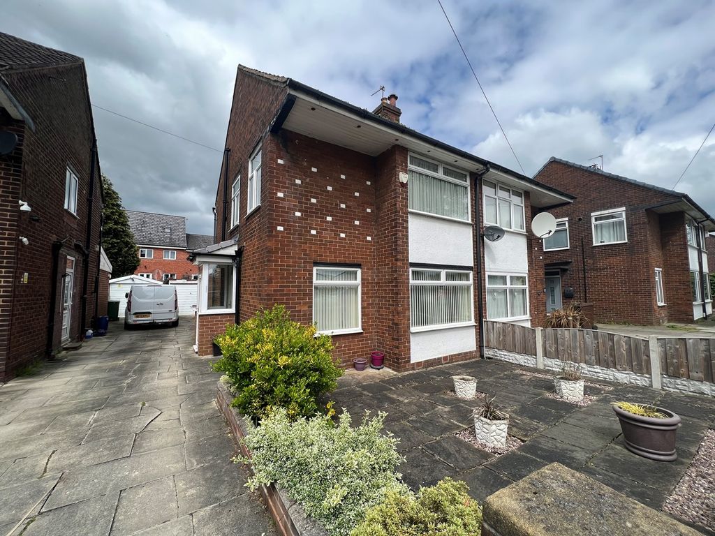3 bed semidetached house for sale in Bury Road, Radcliffe, Manchester