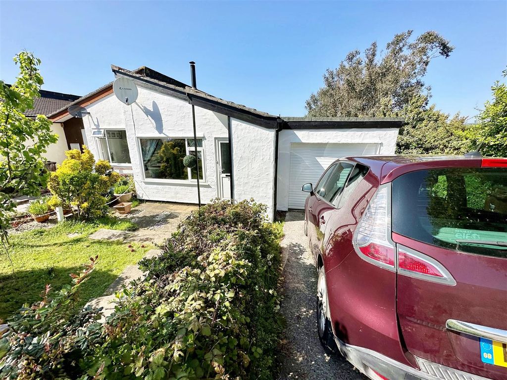 2 bed semidetached bungalow for sale in Gover Close, Mount Hawke