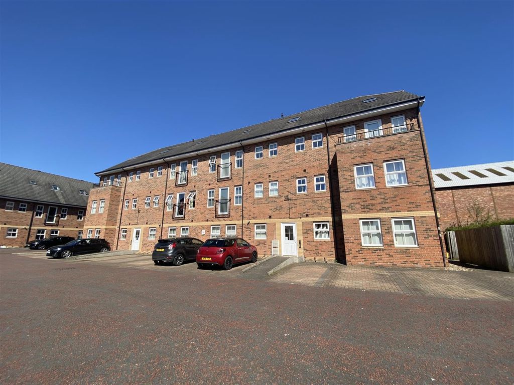 2 bed flat to rent in Sandringham Court, Chester Le Street DH3 Zoopla
