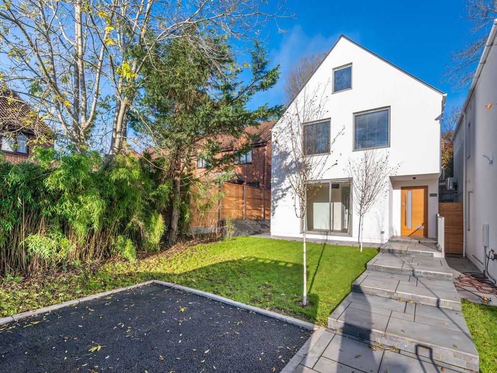 New home, 5 bed end terrace house for sale in Acorn Close, Sudbury