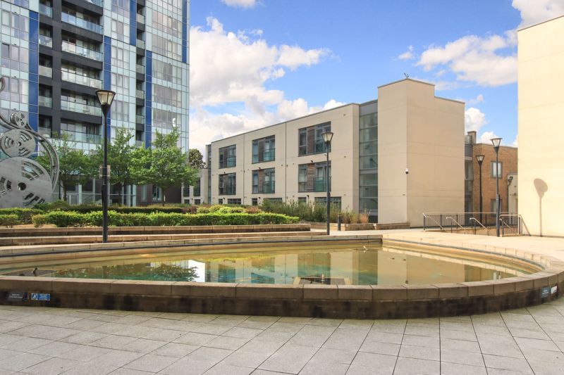 2 bed flat for sale in Cotterells, Hemel Hempstead HP1 Zoopla