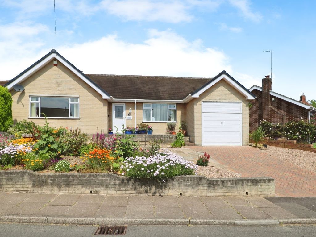 3 bed bungalow for sale in Woodlands Crescent, Swinton, Mexborough