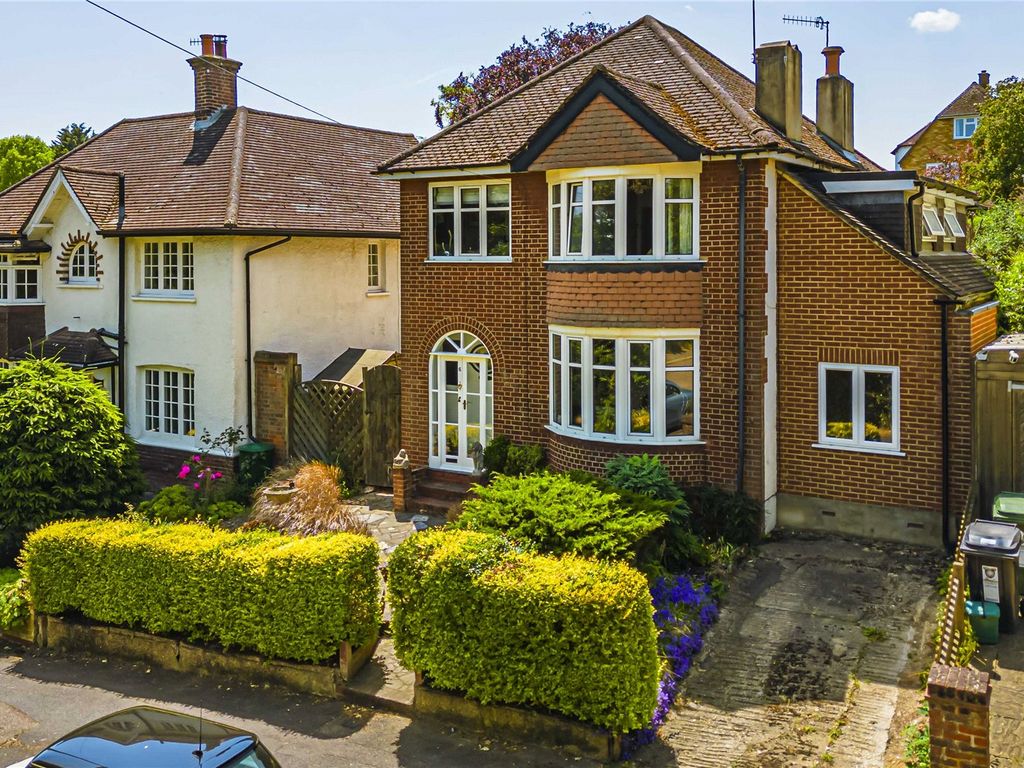 4 bed detached house for sale in King Edward Street, Apsley, Hemel