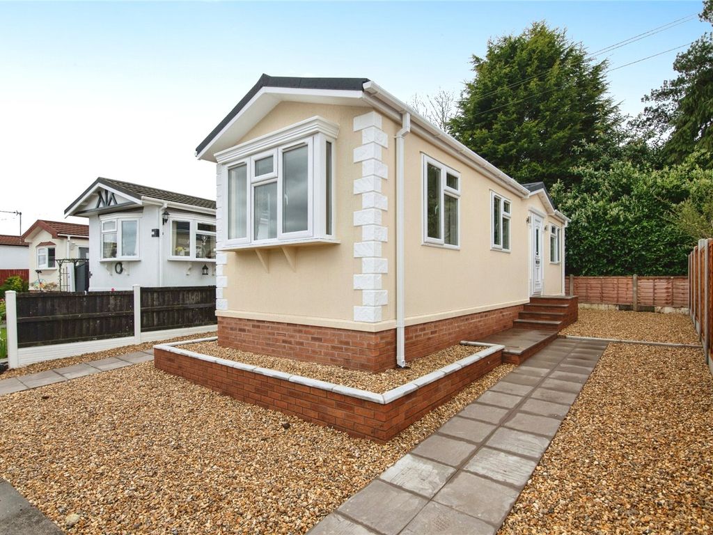 1 bed property for sale in Bromsgrove Road, Hunnington, Halesowen, West