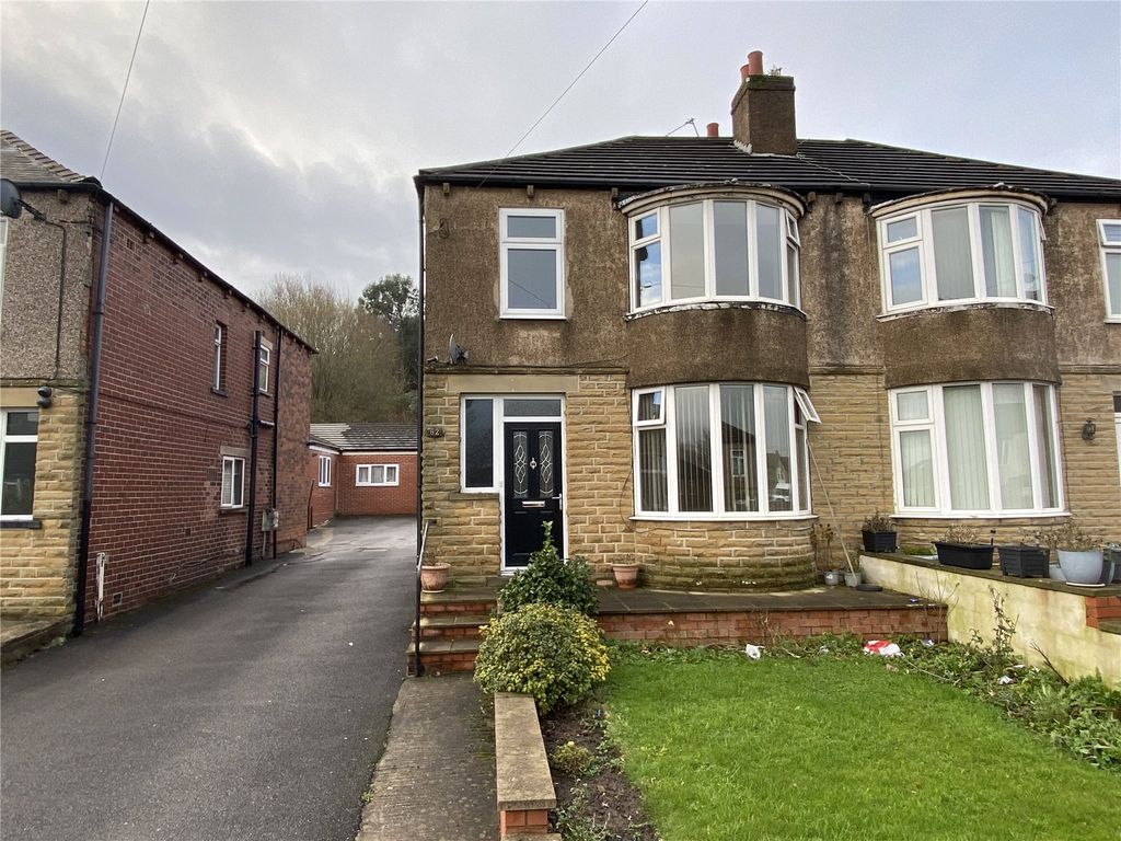 4 bed semidetached house for sale in Headfield Road, Savile Town