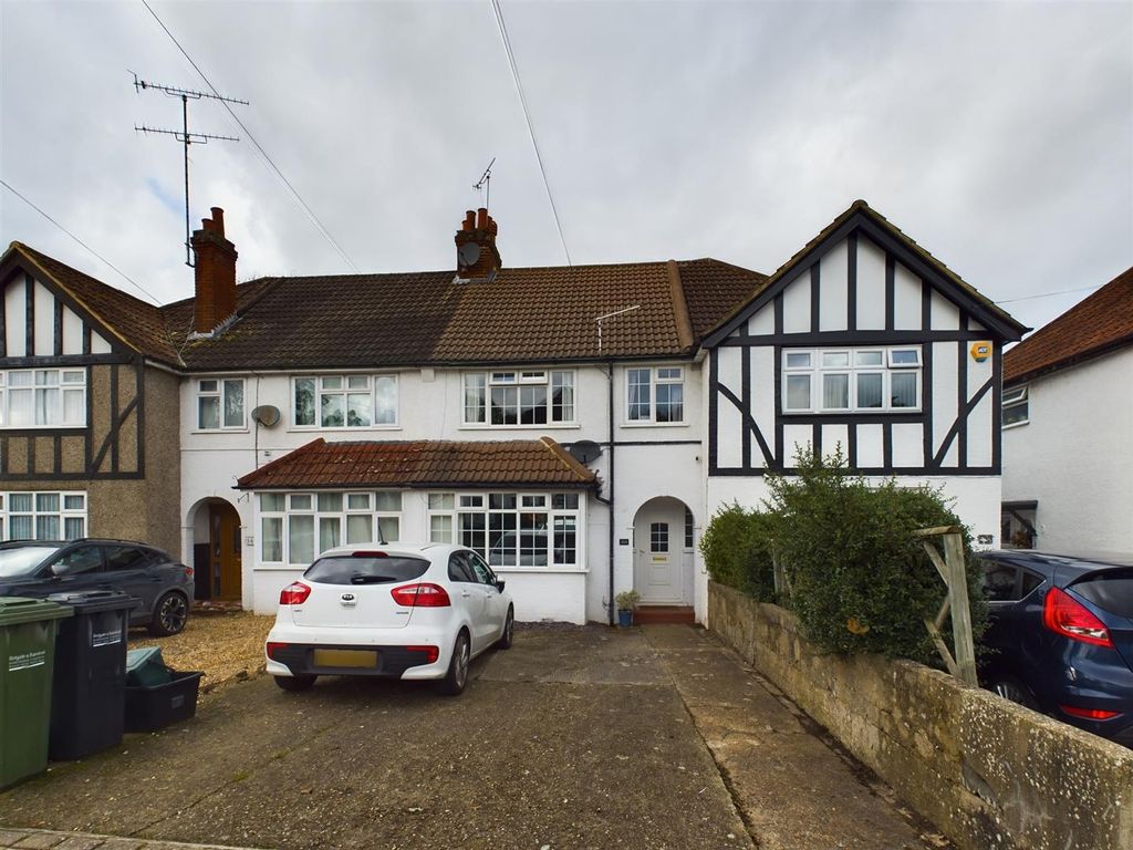 3 bed terraced house for sale in Chipstead Valley Road, Coulsdon CR5, £