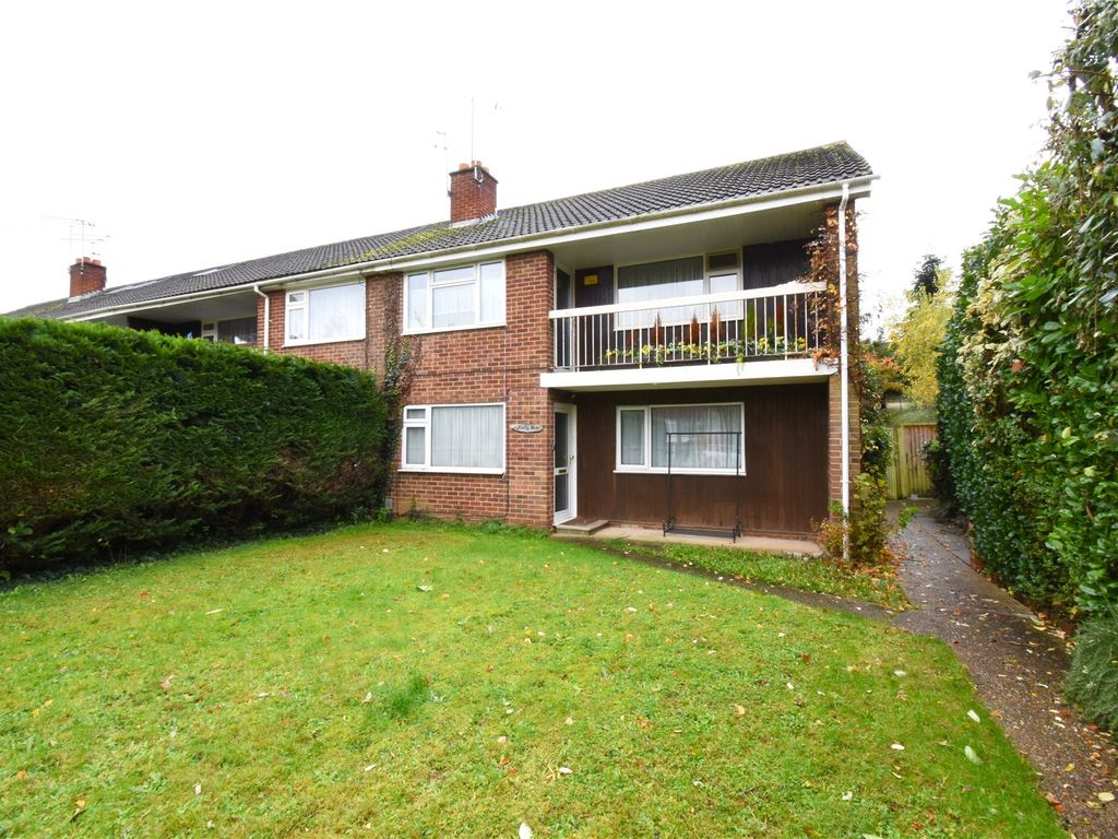 2 bed for sale in Wootton Way, Maidenhead, Berkshire SL6, £