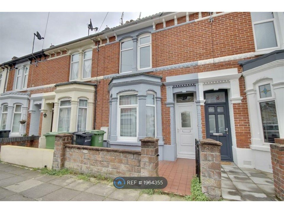 3 bed terraced house to rent in Balfour Road, Portsmouth PO2, £1,450