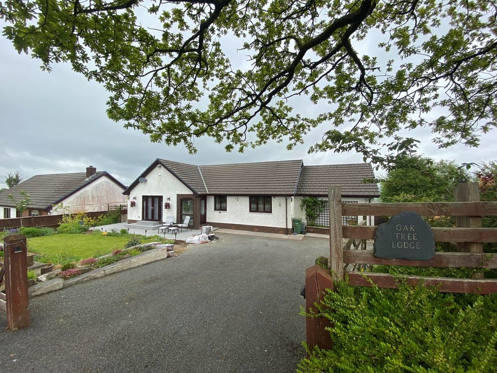 3 bed detached bungalow for sale in Llanllwni, Pencader SA39 Zoopla