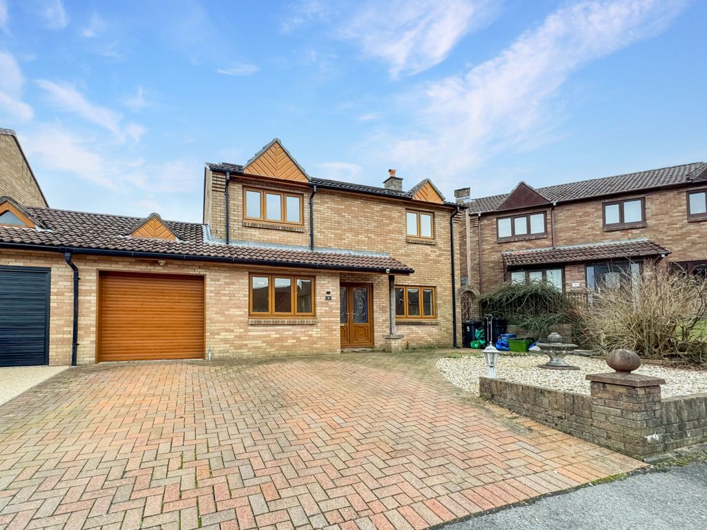 3 bed detached house for sale in Claremont Drive, Quakers Yard
