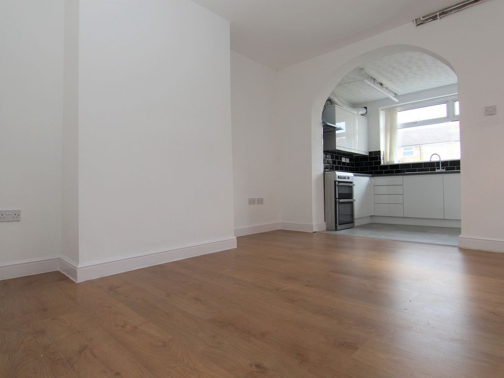 3 bed semidetached house to rent in Lewis Road, Droylsden, Manchester