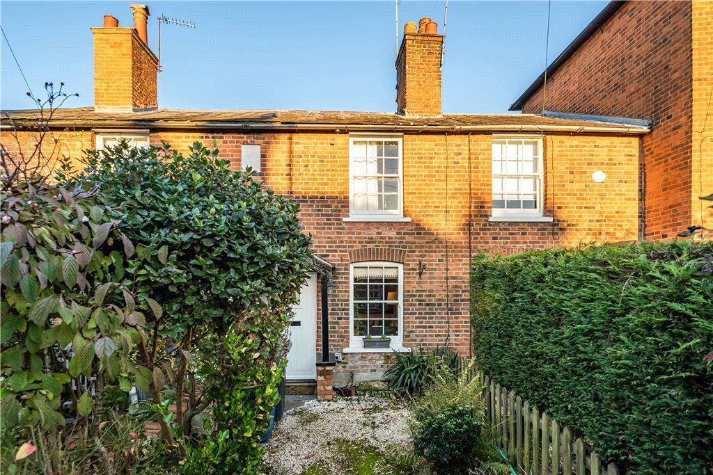 2 bed terraced house for sale in Green Lane, Stanmore, Middlesex HA7, £