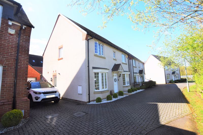 4 bed detached house to rent in Hotspur Close, Haddenham, Aylesbury