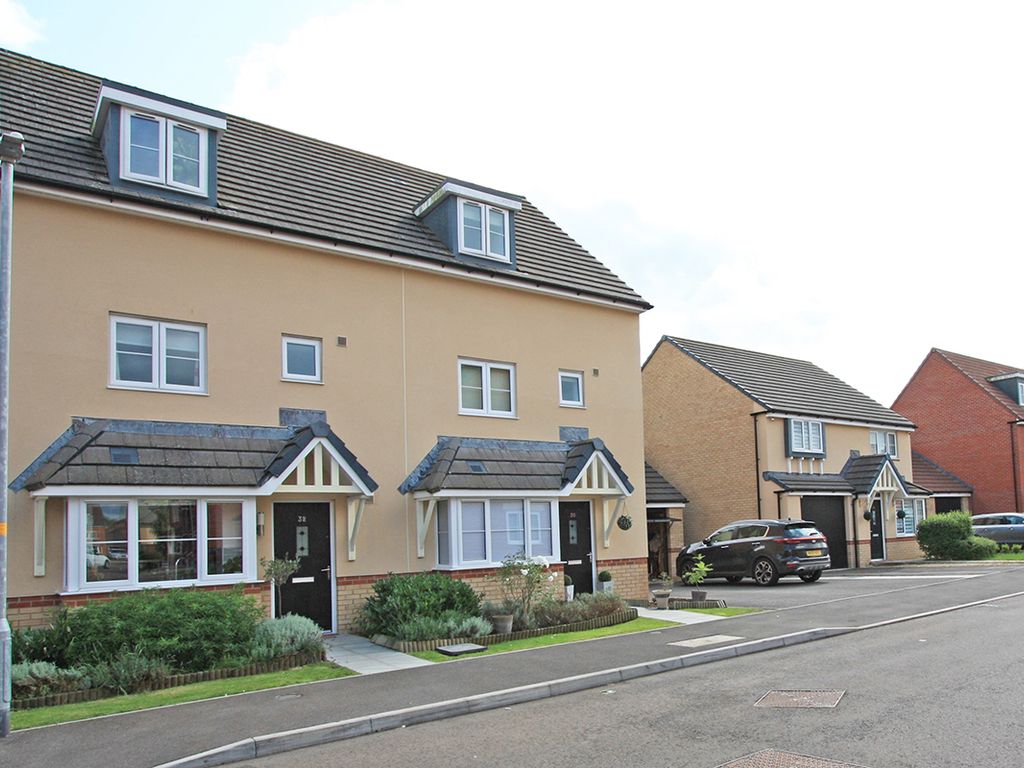 4 bed town house for sale in Coronel Close, Stratton St. Margaret