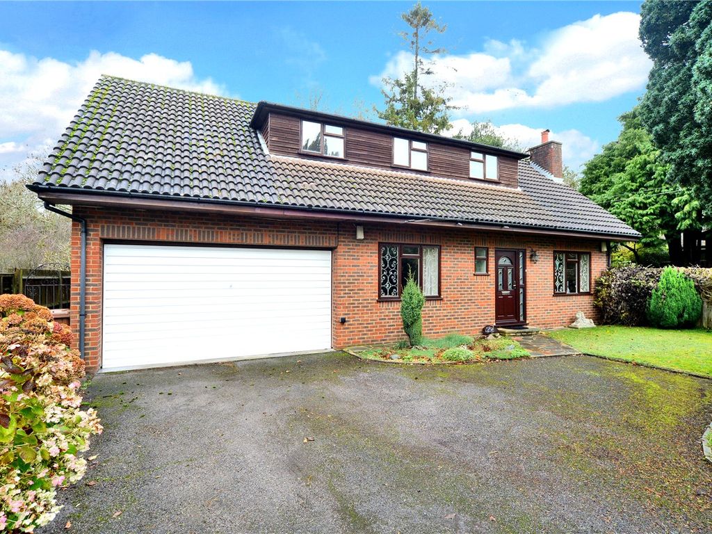 3 bed detached house for sale in Grange Gardens, Banstead, Surrey SM7