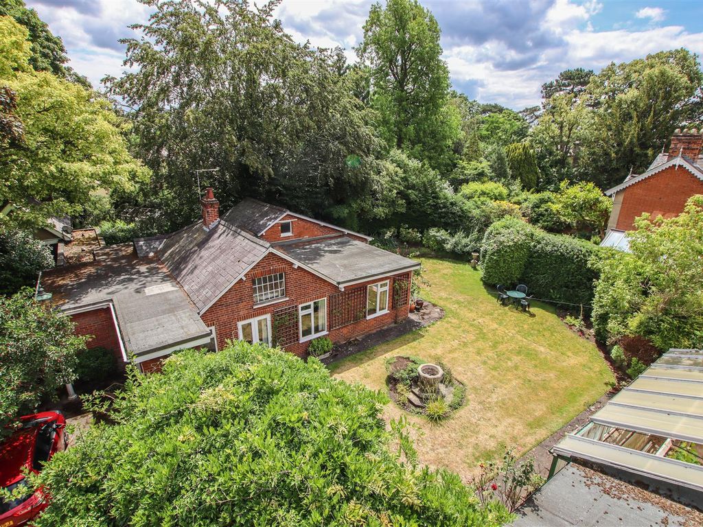 4 bed detached bungalow for sale in Bengeo Street, Hertford SG14 Zoopla