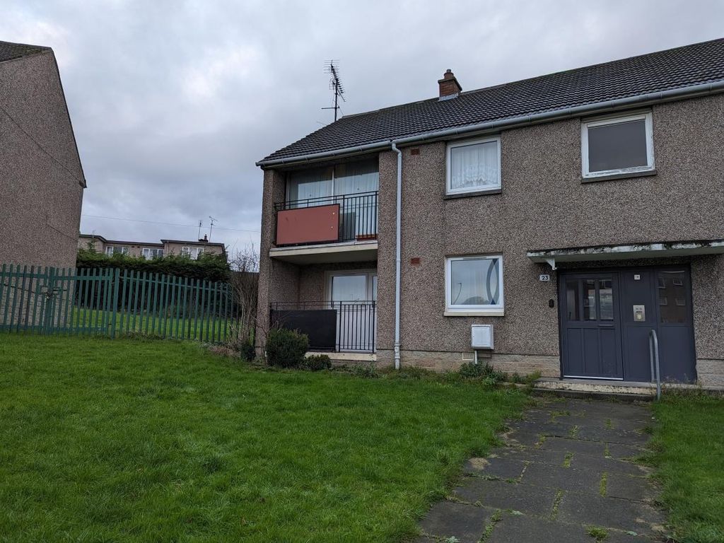 1 bed flat to rent in Northfield Drive, Edinburgh EH8, £810 pcm Zoopla