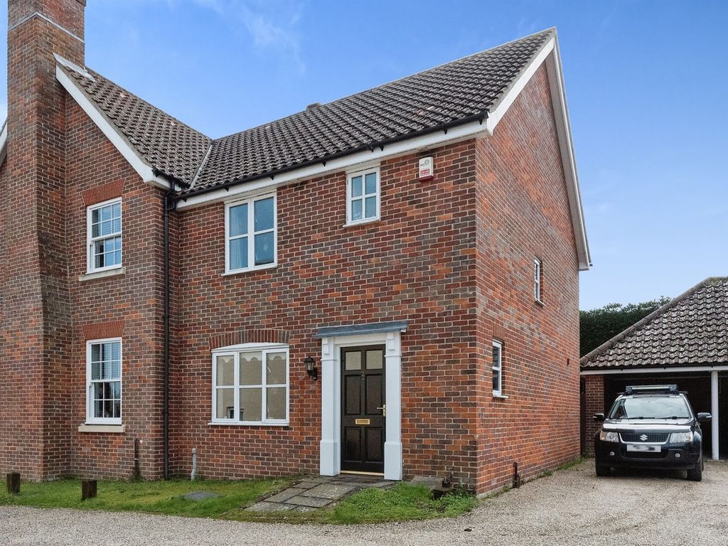 3 bed semidetached house for sale in Denmark Court, Palgrave, Diss