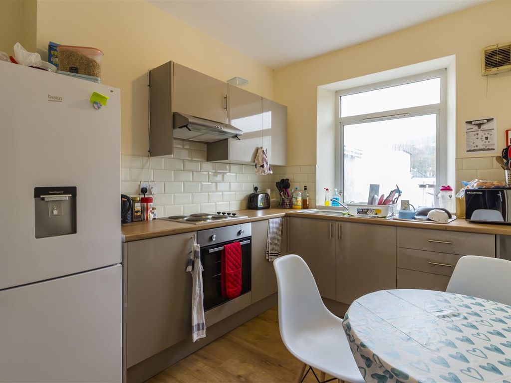 4 bed terraced house to rent in Broadway, Treforest, Pontypridd CF37