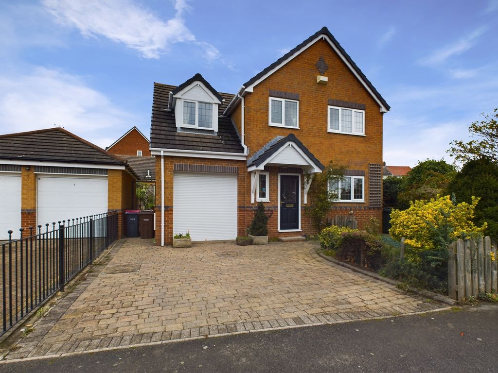 4 bed detached house for sale in Kiveton Gardens, Kiveton Park, Sheffield S26, £310,000 Zoopla