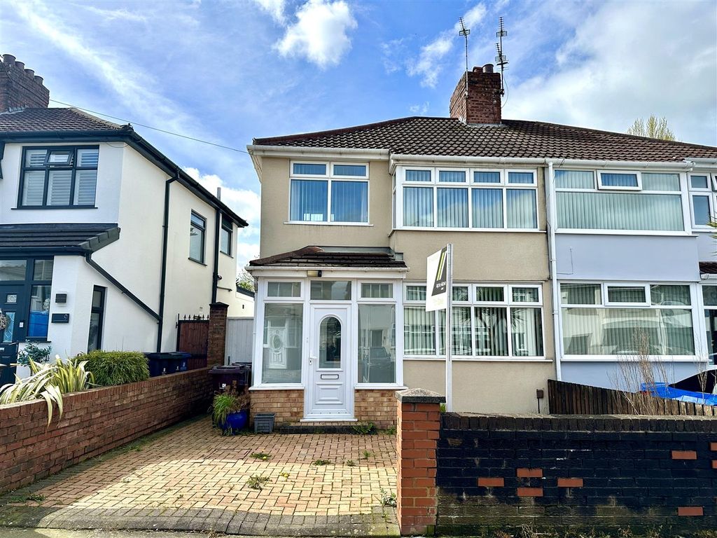 3 bed semidetached house for sale in Fairfield Crescent, Huyton