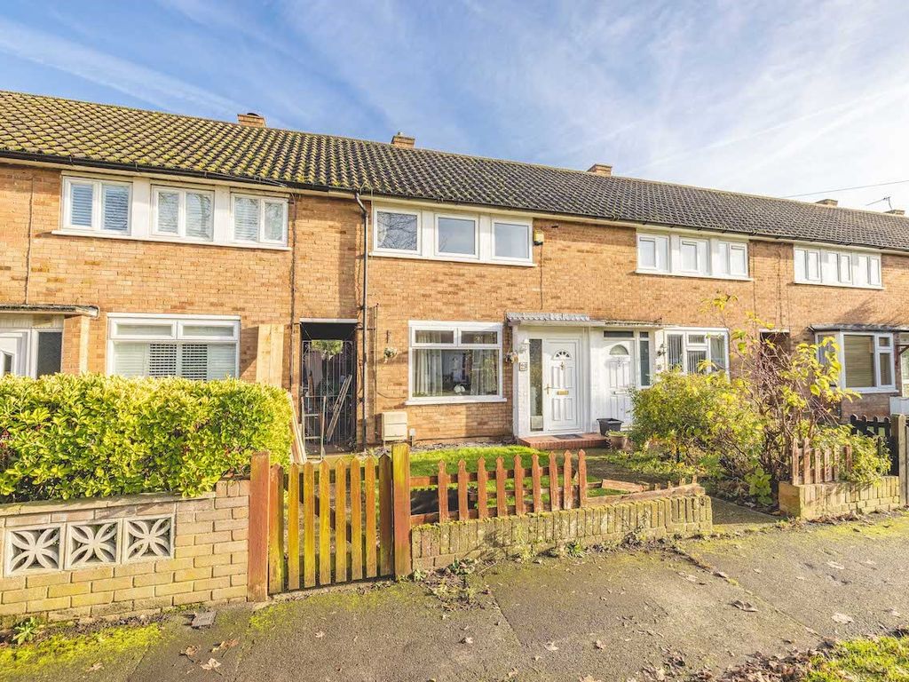 2 bed terraced house for sale in Parry Green North, Langley SL3, £