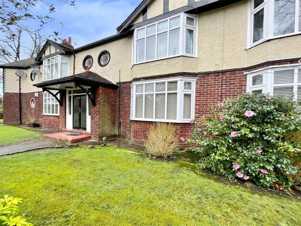 2 bed flat for sale in Fog Lane, Didsbury, Manchester M20, £240,000