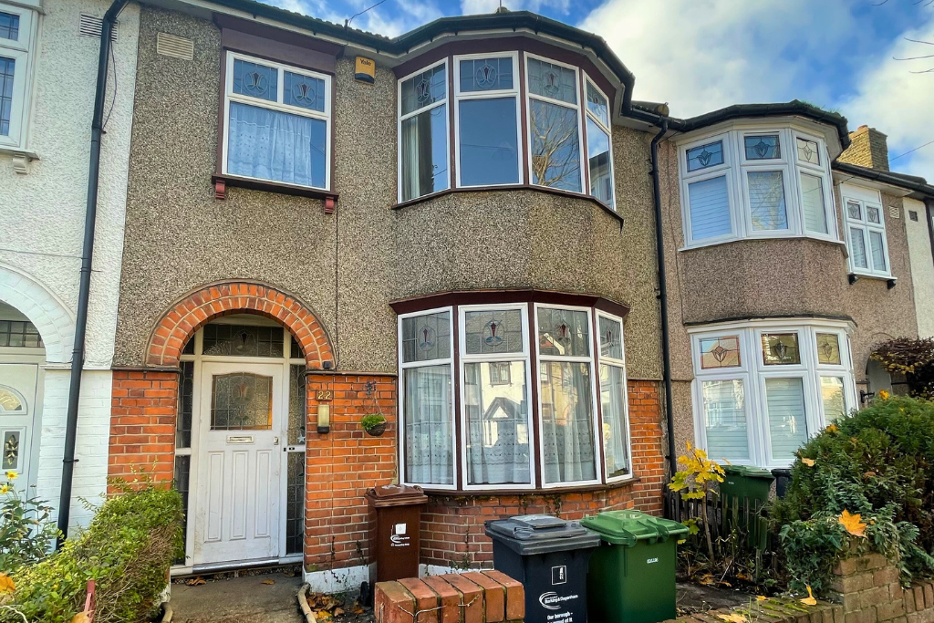 3 bed terraced house for sale in Netherfield Gardens, Barking, Essex
