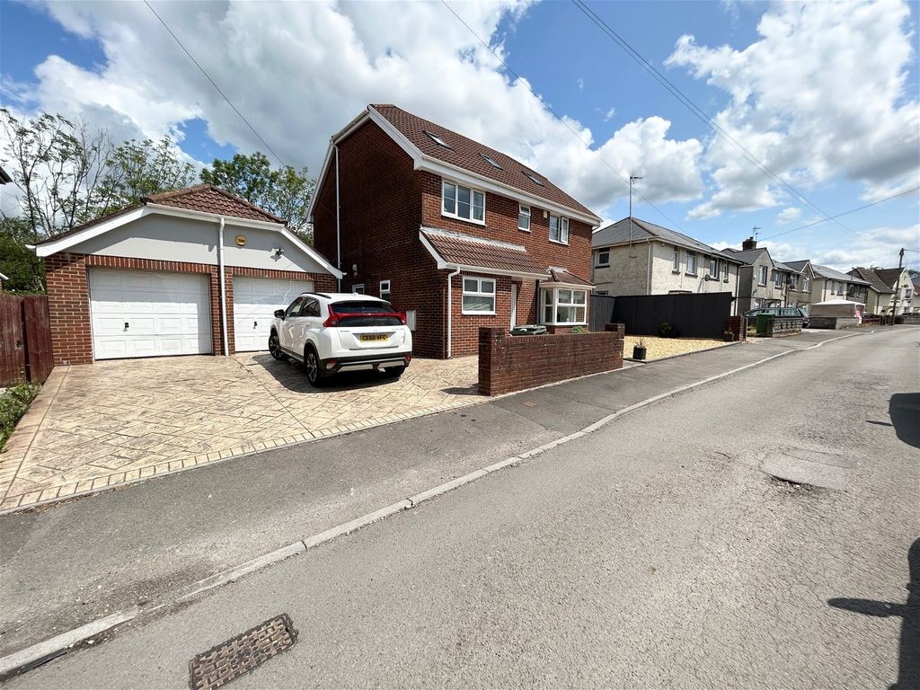 5 bed detached house for sale in Duffryn Crescent, Llanharan, Pontyclun