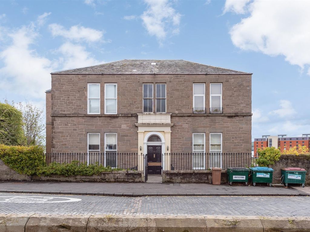 2 bed flat for sale in Roseangle, Dundee DD1, £180,000 Zoopla