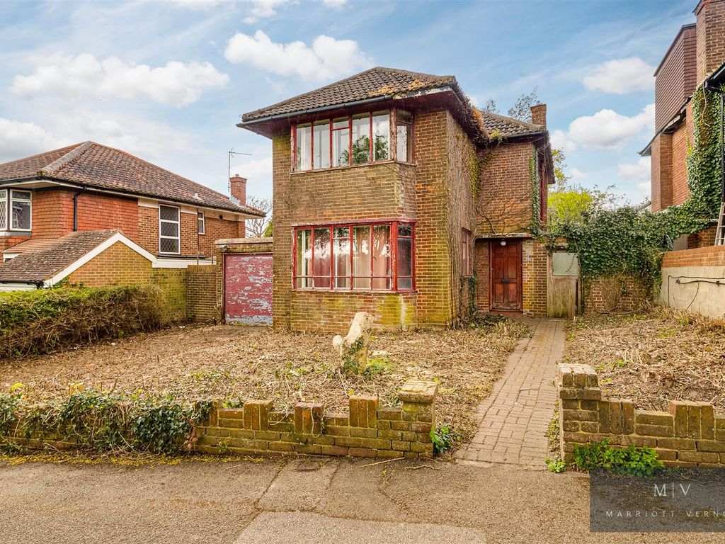4 bed detached house for sale in Rectory Park, Sanderstead, South Croydon CR2, £650,000 Zoopla