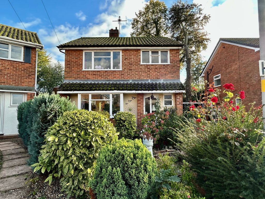 Terraced house for sale in Orchard Close, RadcliffeOnTrent