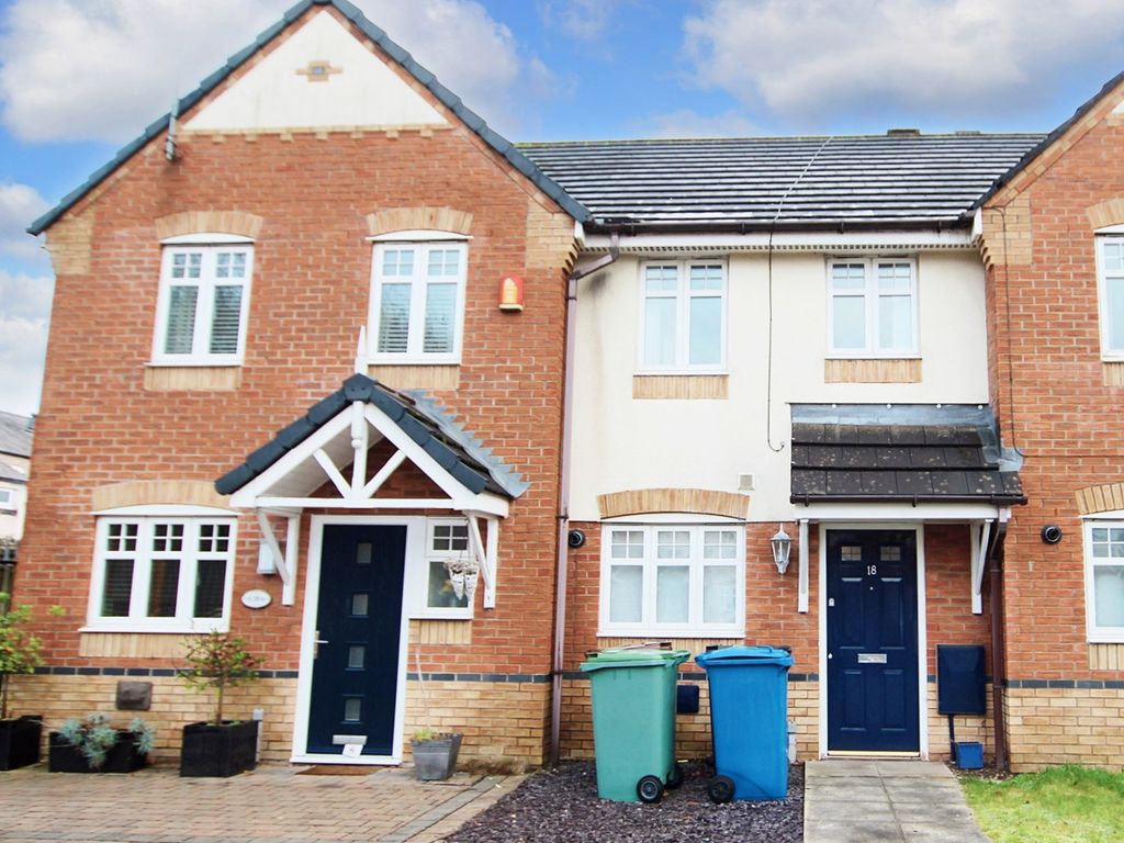 2 bed town house to rent in Crystal Close, Platt Bridge, Wigan WN2, £