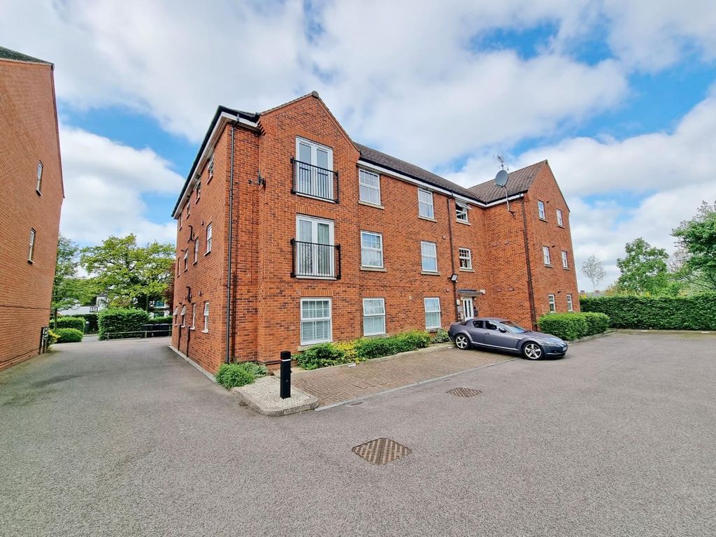 2 bed flat to rent in Lawn Court, Hillmorton Road, Rugby CV22 Zoopla