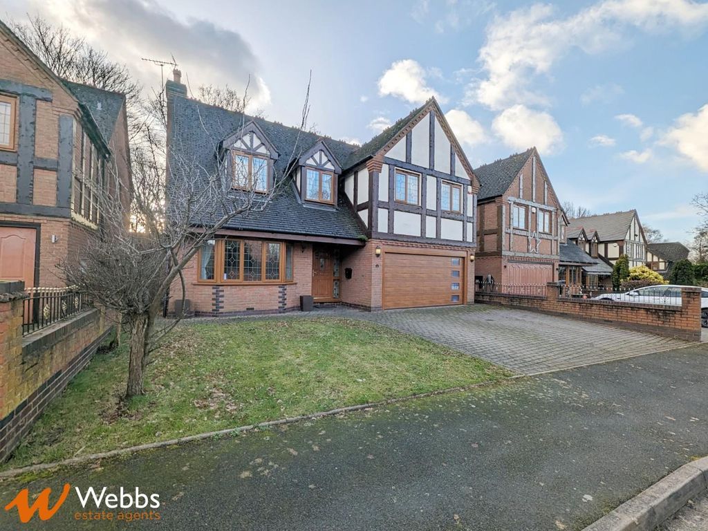 5 bed detached house to rent in Castlecroft, Norton Canes, Cannock WS11