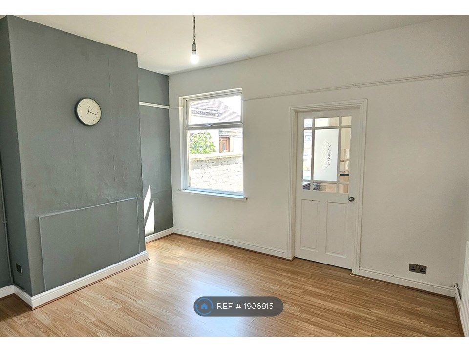 3 bed terraced house to rent in Festing Street, StokeOnTrent ST1, £