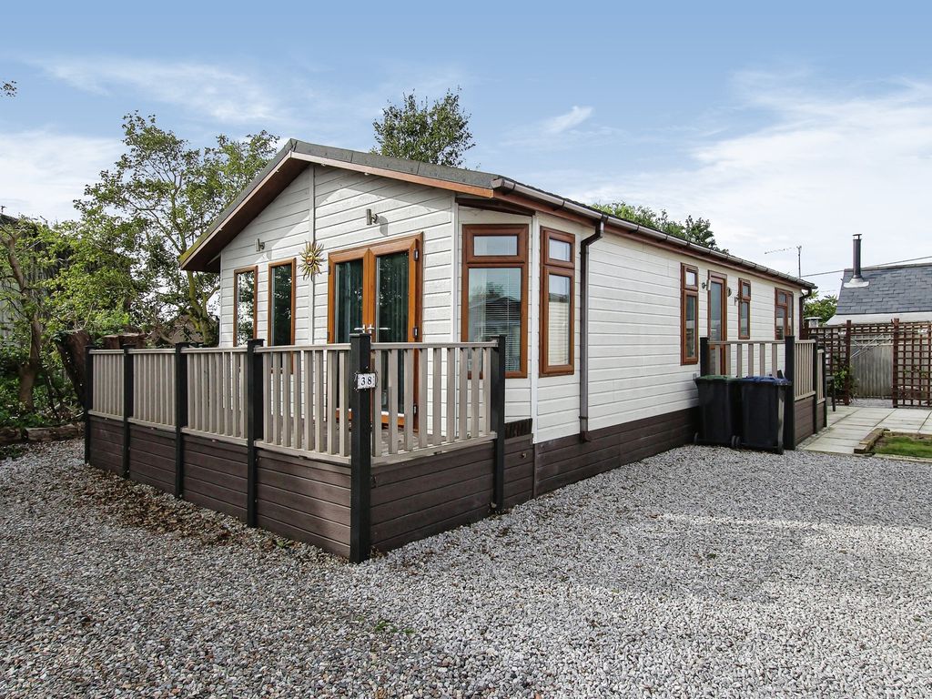 2 bed mobile/park home for sale in New River Bank, Littleport, Ely CB7