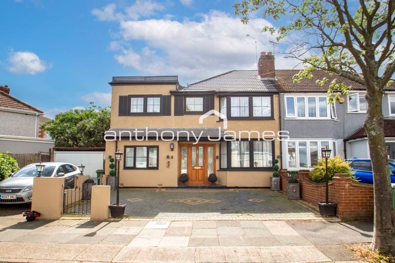 5 bed semidetached house for sale in Merlin Road, Welling DA16, £