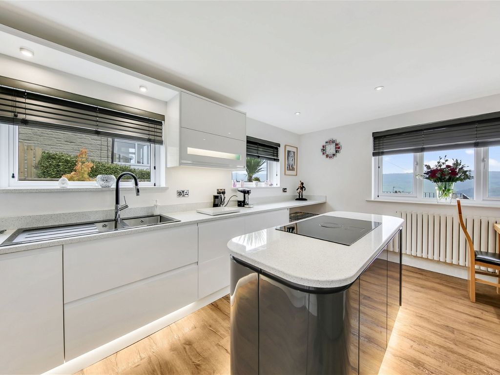 4 bed semidetached house for sale in Hackney Road, Hackney, Matlock
